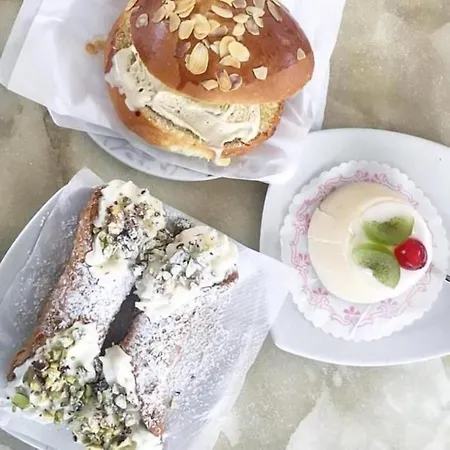 فندق مبيت وإفطار Plaza 3*