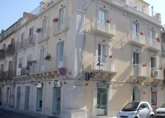 Frühstückspension Plaza 4*